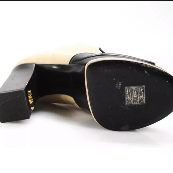 CHANEL lamb skin quilted booties - Picture 7 of 7